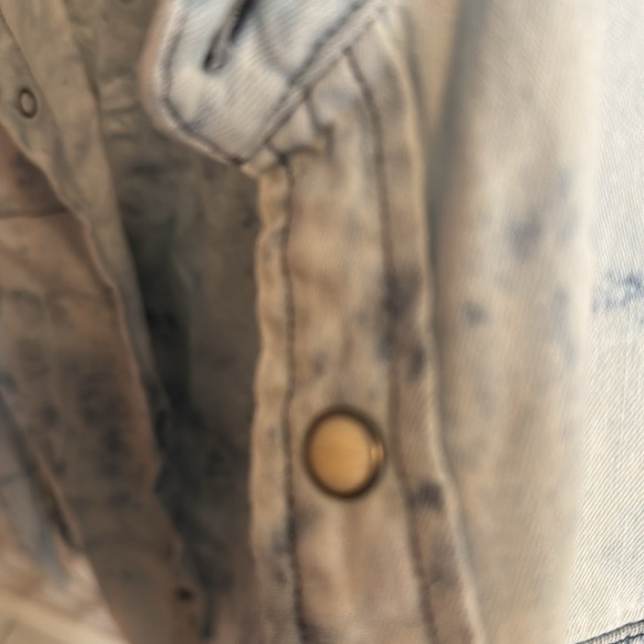 NWT Men’s Size XL Jack & Jones Button down Lightweight Denim Shirt - Picture 5 of 5